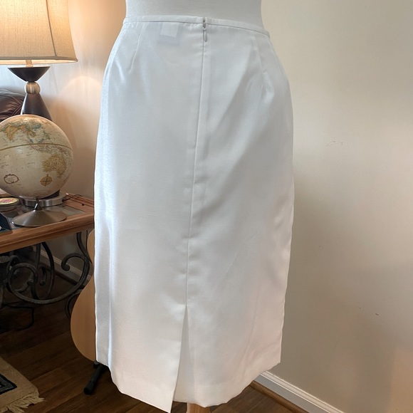 Kasper Multicolor Top and White Skirt Set - Picture 3 of 10